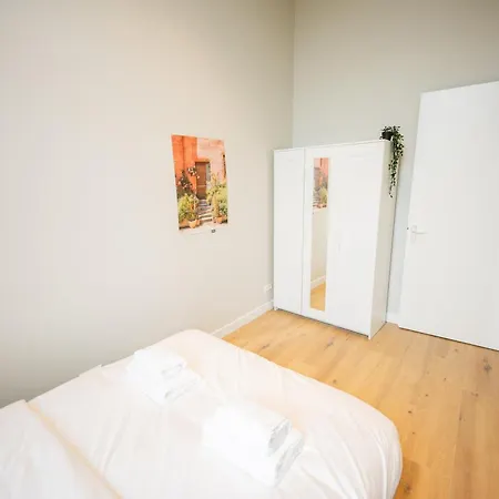 Alphabet -2e Pijnackerstraat 13 *