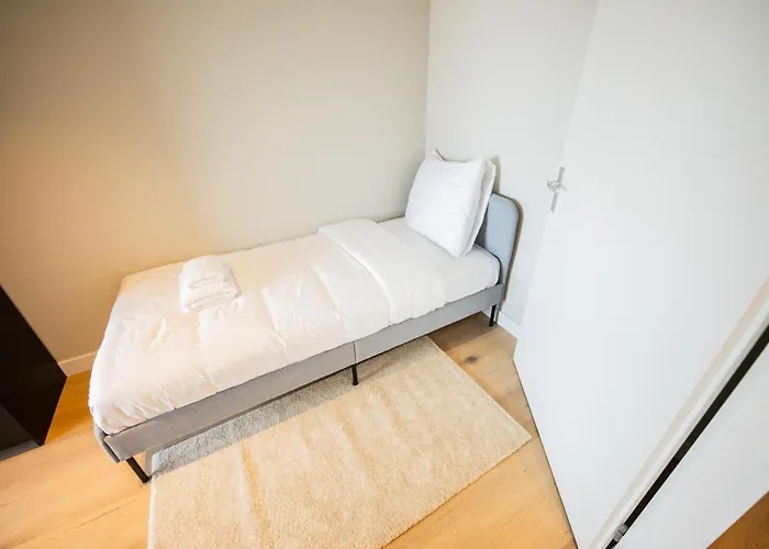 Alphabet -2e Pijnackerstraat 13 * Роттердам