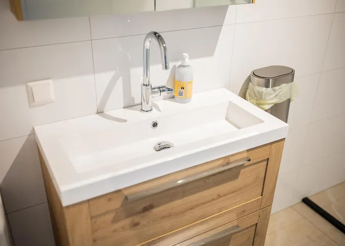 Alphabet -2e Pijnackerstraat 13 * Роттердам