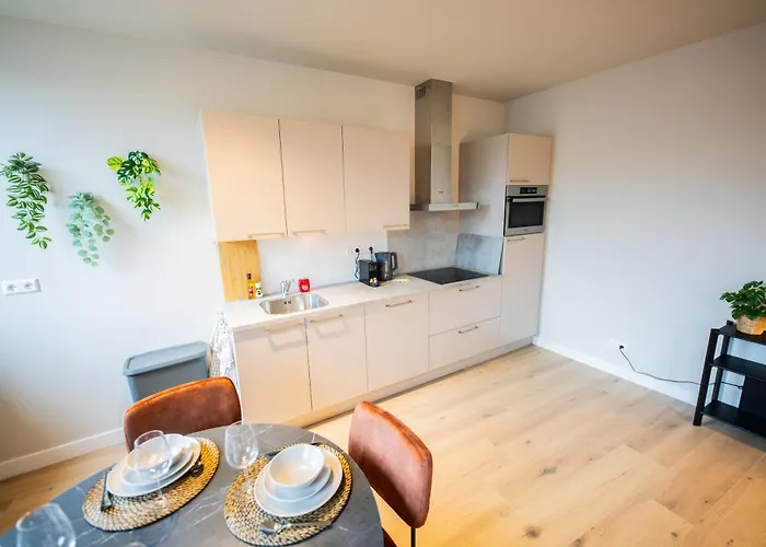 Alphabet -2e Pijnackerstraat 13 *