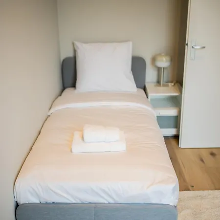 Apartamento Alphabet -2e Pijnackerstraat 13 *