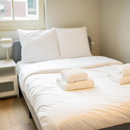 Διαμέρισμα Alphabet -2e Pijnackerstraat 13 *