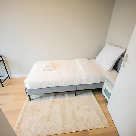 2e 3e Pijnackerstraat Apartment