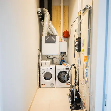 2e 3e Pijnackerstraat Apartment