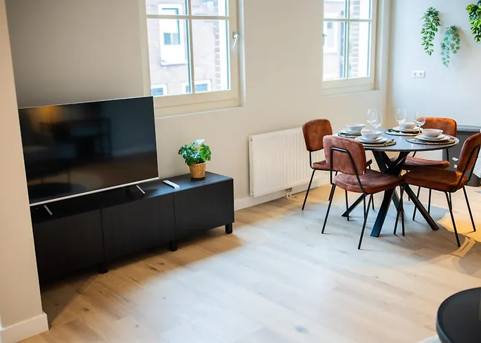 Alphabet -2e Pijnackerstraat 13 *